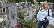 Лист на могилі і знахідка у замку: як у Чехії шукають та рятують забуті могили українських воїнів У Чехії є сотні українських поховань: від братських могил воїнів УГА до урн у колумбаріях. Частину з них вдалося врятувати лише завдяки рокам пошуків, архівній роботі та наполегливості активістів.