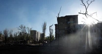 «Це навіть не канібалізація, а лего». Куди Росія кидатиме бронетехніку – і скільки її ще має? «Основний потік бронетехніки росіян з їхніх танкових заводів – це відновлені старі танки»