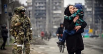 «Чекаєш Україну?». Як переговори з Росією без миру погіршують життя в окупації Замість перемирʼя – ескалація?