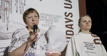 «Мир для Ніни». Матір Ігоря Брановицького хоче суду над катами сина. Про це фільм, відзначений на Docudays UA Ніна Брановицька: хочу, щоб кати і вбивці отримали вироки в судах, нехай і посмертно