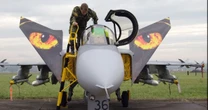 Збиватимуть «шахеди». Що дадуть шведські літаки Gripen для оборони України Шведські Gripen можуть злітати і сідати на дорогах, підготовка до бою займає 15 хвилин