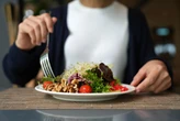 6 'healthy eating concepts' are evaluated as true or false by nutrition experts