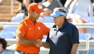 Bill Belichick gets ripped on social media after Clemson blows out UNC: 'Complete dumpster fire'