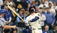 Brewers player ripped for avoiding hit-by-pitch that would have tied game: 'All he had to do was stand there'