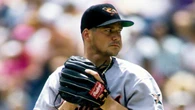 Ex-MLB pitcher Ben McDonald plunges 25 feet from deer stand, suffers serious injuries
