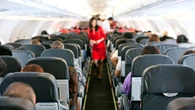 Flight attendant demands passenger spit out Zyn, leaving travelers confused about policies