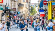 Tourists face dangerous 'crush-and-grab' pickpocket schemes in major city
