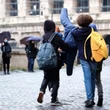 Assegno unico temporaneo per i figli, via libera del Senato alla misura ponte fino al 2022
