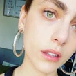 Miriam Leone senza trucco lancia il trend dell’estate 2021: gli orecchini da avere sono i maxi cerchi