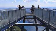 C’è un balcone panoramico sospeso nel vuoto in Italia: dove si trova e come raggiungerlo