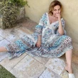 Barbara D’Urso con le espadrillas da oltre 600 euro: dice addio ai tacchi ma non rinuncia al lusso