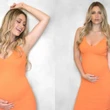 Martina Stella, l’annuncio della gravidanza è trendy col tubino e il colore must-have dell’estate