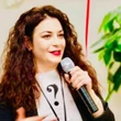 Minacce per non vendere il libro di Giorgia Meloni: sotto protezione