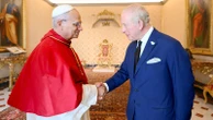 King and Pope pray together in historic first since Reformation 500 years ago