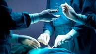 Surgeon 'let teenage daughter drill hole in patient's skull'