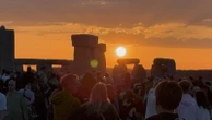 Thousands watch summer solstice sunrise at Stonehenge - on what could be hottest day of year so far