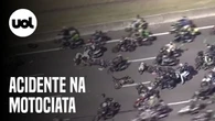Motociclista perde o equilíbrio e cai durante a Motociata em apoio ao Bolsonaro
