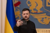 Важливо подякувати сміливим серцям, які вчать української навіть на окупованій території - Зеленський