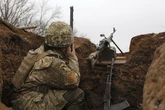 Вихід з Донбасу, відмова від вступу до НАТО, заморозка війни по лінії фронту: Reuters опублікував вимоги путіна щодо завершення війни