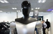 Tesla Optimus тепер готує вечерю та прибирає: вражаючі навички робота