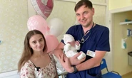 Була 30 см на зріст та важила 600 грамів: львівські лікарі за 4 місяці виходили крихітну дівчинку
