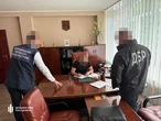 Посадовець Держгеокадастру отримав підозру через роздачу землі
