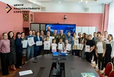 Дітей на Херсонщині примусили малювати портрети окупанта, який розповідав про війну - ЦНС