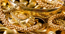 Золото відкотилося від рекордних максимумів: інвестори фіксують прибутки перед публікацією даних із США