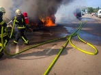 Сім автомобілів згоріли біля кордону у Львівській області: деталі