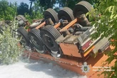 На Тернопільщині зіткнулися бус та цистерна з дизпаливом, вантажівка перекинулася: деталі