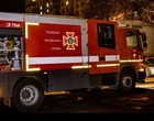 Київ під атакою ворожих "Шахедів": працює ППО, зафіксовано падіння уламків, горять автівки