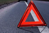 Під Одесою водій вантажівки збив двох військових біля блокпоста: врятувати їх не вдалось