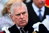 Принц Ендрю відмовляється від королівських титулів на тлі скандалу з Епштейном