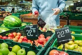 Українців чекає здешевлення продуктів у серпні: економіст розкрив причини