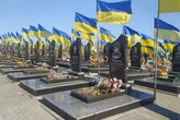 Розпочались поховання на Національному військовому меморіалі: міністерка розповіла деталі про нове кладовище