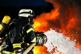 Атака дронів по Києву: БпЛА зруйнував два верхні поверхи житлового будинку, у Святошинському районі горять квартири