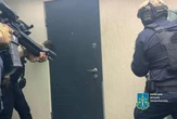 14 обшуків і затриманий у Молдові: накрили мільйонну схему шахрайства з авто зі США