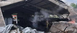 Удар рф по Чернігівщині: кілька влучань, пошкоджено об'єкт в центрі, велика пожежа в області - ДСНС