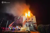 Блискавка влучила у "Дім молитви" на Хмельниччині: спалахнула масштабна пожежа