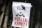 В росії заборонили меми з порівнянням путіна та гітлера: деталі рішення суду