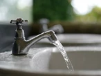 Водопровідну мережу пошкоджено у Києві: які житлові масиви матимуть проблеми із водою