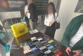 Портрети путіна та подяки від фсб: у Києві припинили роботу колл-центрів, проведено 15 обшуків