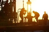 Ціни на нафту знизилися з двотижневих максимумів на тлі невизначеності щодо подальших мит Трампа