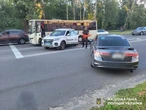 Поліцейська автівка потрапила в ДТП у Броварах: від удару її відкинуло на автобус