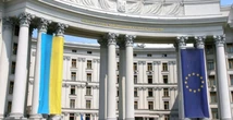 Українські дипломати на міжнародній арені: хто вони, де народились і скільки їм платять