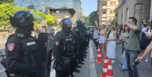 У Сербії тривають протести: люди блокують вулиці, є затримані