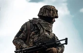 Служба в армії для молоді: жінки також мають можливість долучитися до війська за контрактом "18-24"