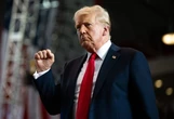 ФБР розслідує потенційну загрозу безпеці Дональда Трампа біля аеропорту - NBC News
