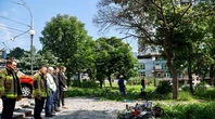Удра рф по Києву: посли Данії, Японії, Швеції та представник FIRE AID відвідали місце трагедії