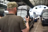 Через збій у ПП "Краківець" не оформлюють легковики та автобуси на виїзд, черги зросли - прикордонники